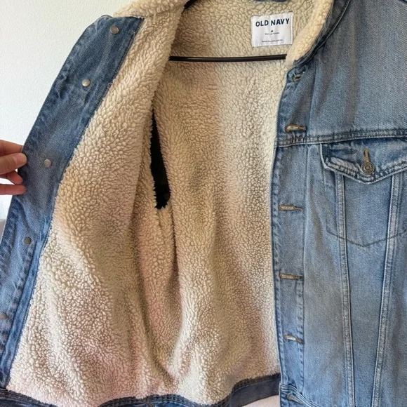 Old Navy Sherpa Lined Denim Jacket - Picture 5 of 9